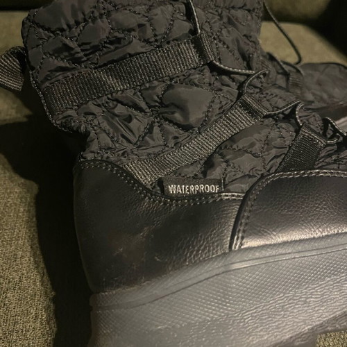 Waterproof boots like new with warm lining, size 38, black
