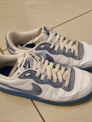 Nike Dunk Low used, size 39, limited edition design