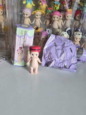 Sonny Angel Ladurée Pâtisseries Collection Macaron Fruits Rouges new