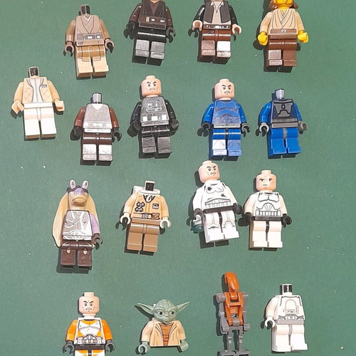 Lego Star Wars figures and parts used, pack