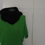 Wool scarf like new, black