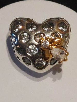 Pandora charm heart new with honeycomb design and white zirconia