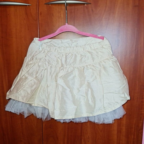 Blumarine skirt 4 years old champagne color like new
