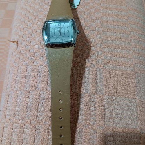 Women's wristwatches new with leather strap, set of 2