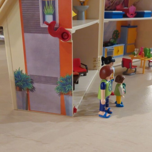 Playmobil Dollhouse modern dollhouse suitcase like new for ages 4-10