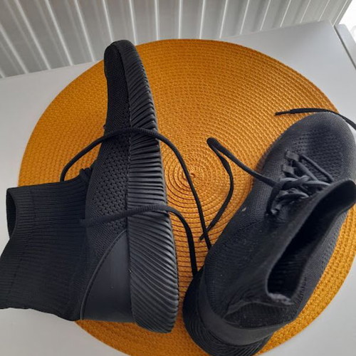 Black sneakers like new, size 39, textile material