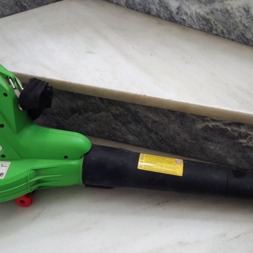 Large corded leaf blower like new