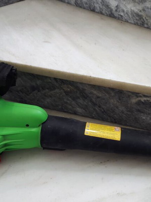 Large corded leaf blower like new