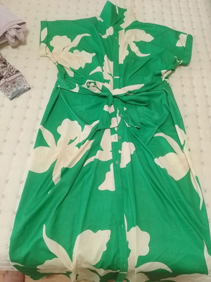 Dress like new, very light and comfortable, size XL