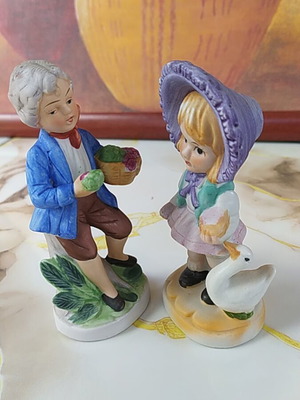 Ceramic figures two small children new