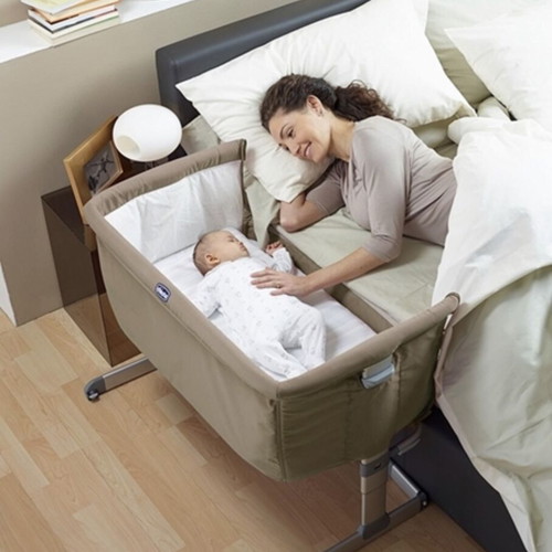 Chicco Next2Me crib like new with extra mattress