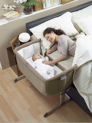 Chicco Next2Me crib like new with extra mattress