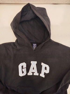 GAP hoodie used, black with hood, size M