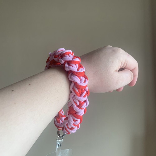 Knitted phone hand chains new accessory with case attachment