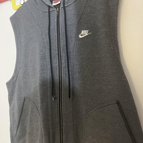Nike sleeveless jacket gray, like new, medium to large fit