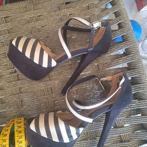 Kelly's pumps size 37 like new, black and white