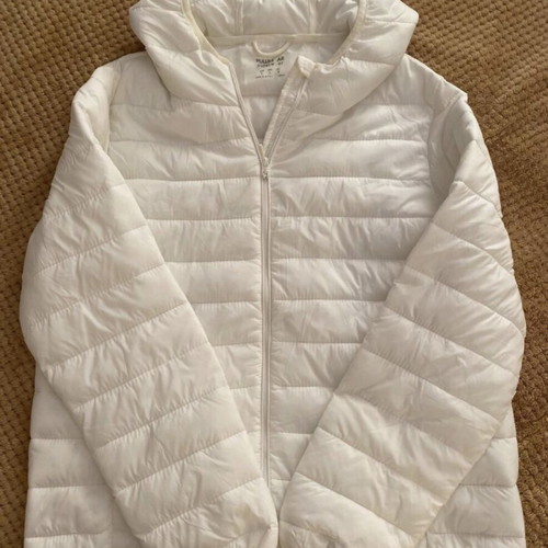 Pull & Bear puffer jacket with hood like new, size L, white
