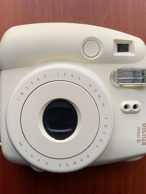 Instax Mini 8 φωτογραφική μηχανή ελαφρώς χρησιμοποιημένη, σαν καινούργια
