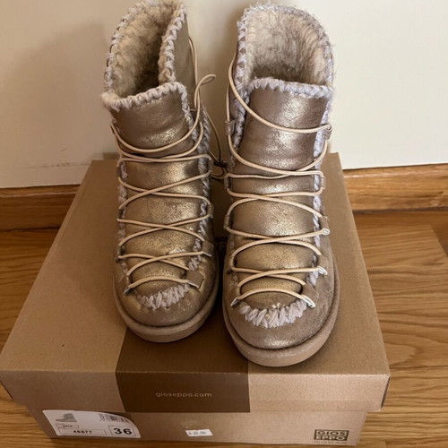 Gioseppo snow boots like new, gold color, size 36