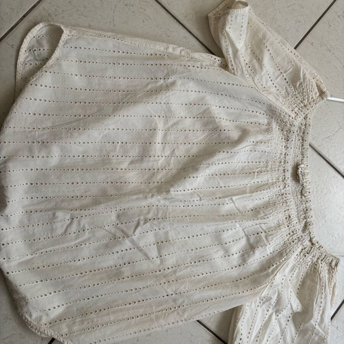 White blouse like new with romantic eyelet embroidery and short sleeves