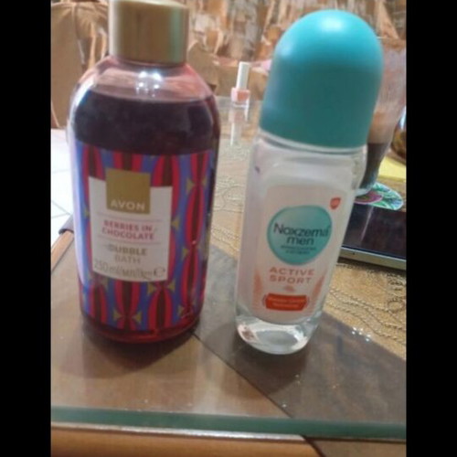 Noxzema Men Active Sport roll-on and Avon Berries in Chocolate bubble bath set