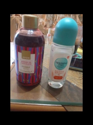 Noxzema Men Active Sport roll-on and Avon Berries in Chocolate bubble bath set