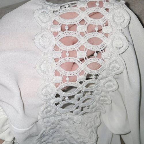 White women's blouse with ruffles elastic new
