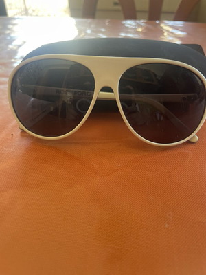 Vonzipper sunglasses like new, white frame