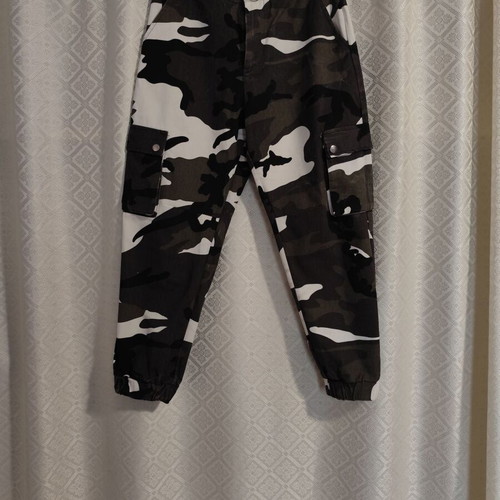 Military pants like new, size medium, multicolor