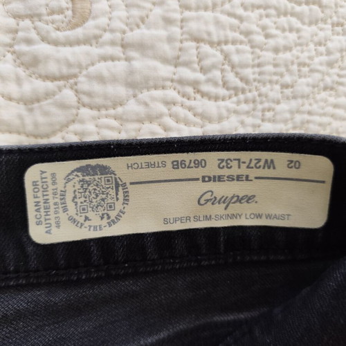 Diesel skinny low waist jeans used, black with rips