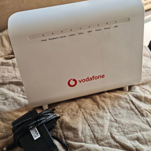 Vodafone ZTE ZXHN H268Q Router lightly used with power adapter