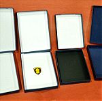  Τέσσερις (4) χάρτινες κασετίνες δώρου (διαστ. 0.23Χ0.17Χ0.3 – 0.22Χ0.17Χ0.3 – 0.22Χ0.16Χ0.3 – 0.22Χ0.18Χ0.3) όλες μαζί 15 ευρώ.
