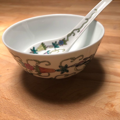 Vintage Chinese porcelain bowl and spoon like new