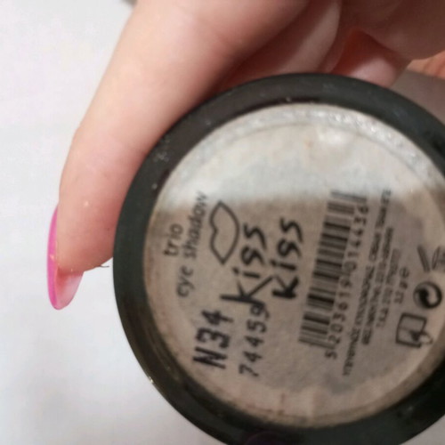 Kiss Kiss eyeshadow used, three oil shades