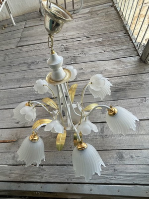 Chandelier like new, functional