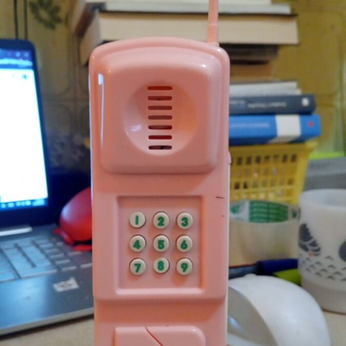 Pink plastic vintage pencil case in wireless phone shape, like new