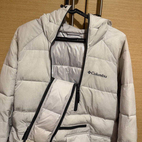 Columbia jacket like new, white with special inner lining for ski use