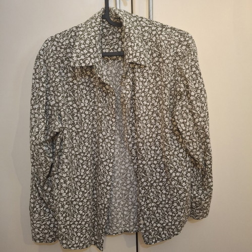 Mango floral shirt like new, XS, white and green