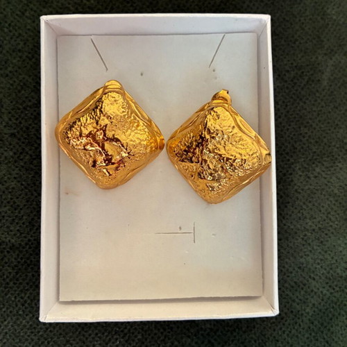 Steel gold earrings new with unique design