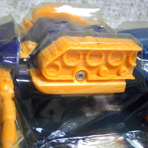Super Galaxy Space Former tank bootleg transformer vintage