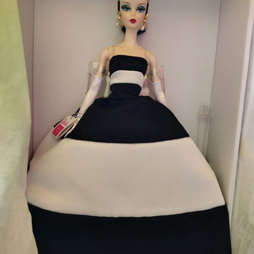 Mattel FXF25 Collectible Doll BFMC Black/White New