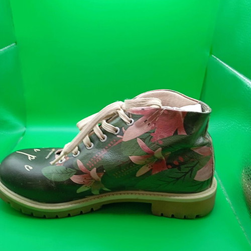 DOGO leather shoes hand-painted, like new, size 37