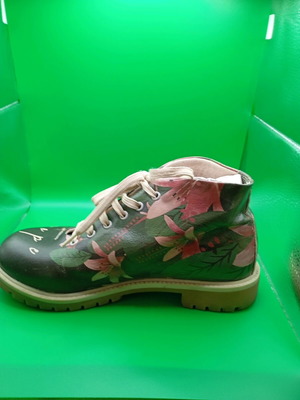 DOGO leather shoes hand-painted, like new, size 37