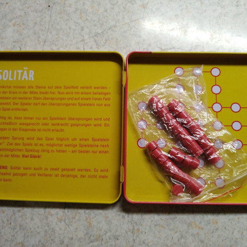 Travel board game in metal box III like new
