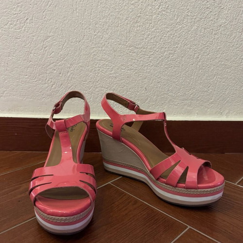Clarks Zia Wave pink platforms like new, size 41