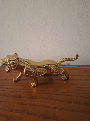 Decorative lighter used, no fluid