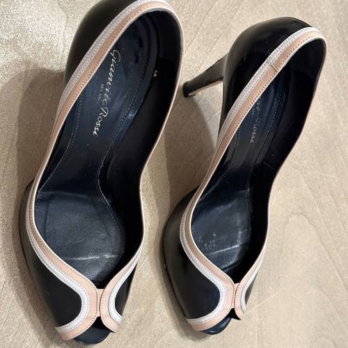 Gianvito Rossi pumps used, size 39, black