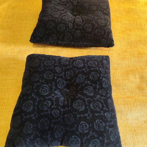 Decorative pillows made of authentic velvet like new
