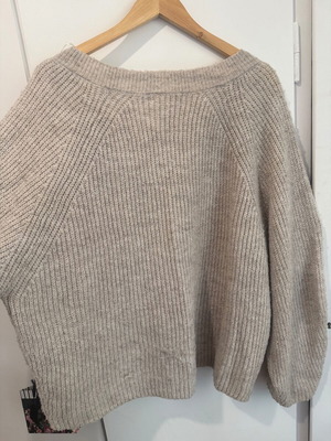 Pull & Bear lilac woolen sweater, size M