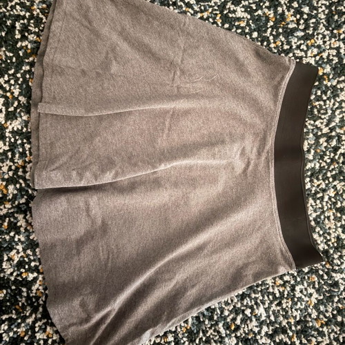 Stradivarius gray skirt like new, size M